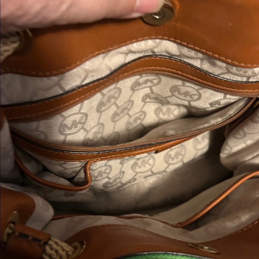 New Michael Kors Green Tote Bag with Tan Accents - Picture 5 of 8